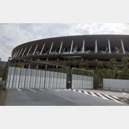 開幕まで1カ月を切ったが…（交通規制中の国立競技場周辺）／（Ｃ）日刊ゲンダイ