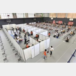 大学でも集団接種が行われているが（集団接種が行われた広島大）／（Ｃ）共同通信社