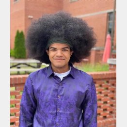 6年前から髪を伸ばし続けていたキーラン・モイセさん（「セント・ジュード・ファンドレイジング」から）