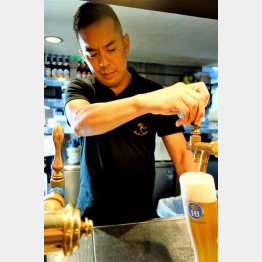 「バーデンバーデン」店主の曽根崎武吉さん（提供写真）