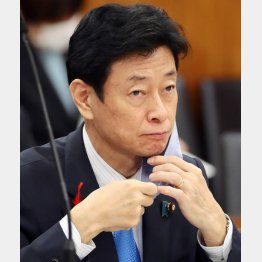 “密告奨励制度”はまるで戦中「隣組」、疑心暗鬼を呼ぶだけの愚策（西村康稔コロナ担当相）／（Ｃ）日刊ゲンダイ