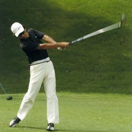 華麗なスイング（蟹瀬誠一さん＝本人提供）