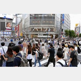 街は人でいっぱい（Ｃ）共同通信社