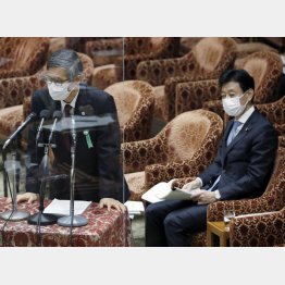 専門家の「年内いっぱい」は、政治的に難しい？（左から、分科会の尾身会長と西村コロナ担当相）／（Ｃ）日刊ゲンダイ