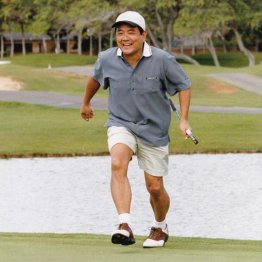 ゴルフ中継が一番楽しいと松下さん（提供写真）