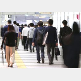 リモートワークでスーツを着る機会は減った（Ｃ）日刊ゲンダイ