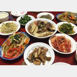 韓国居酒屋を営みながら、工務店の下請け業務をこなす日々