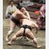 照ノ富士（奥）が貴景勝を破って優勝（5月場所、優勝決定戦）／（Ｃ）共同通信社