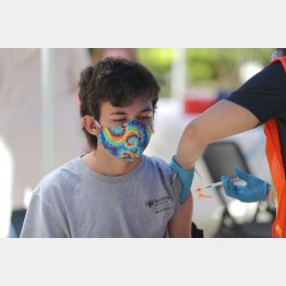 米カリフォルニア州では5月から12～15歳を接種対象に（Ｃ）ロイター