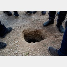 6人が使用したとみられる穴（Ｃ）ロイター