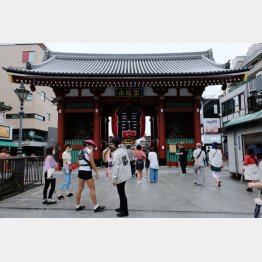 観光地は大打撃だった（2020年、東京・浅草）／（Ｃ）日刊ゲンダイ