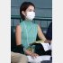 今夏の甲子園決勝戦を観戦するヒロド歩美（Ｃ）日刊ゲンダイ