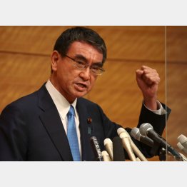 自民党総裁選への出馬を正式に表明する河野太郎規制行革相＝10日、午後（Ｃ）日刊ゲンダイ