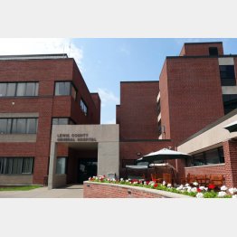 皮肉にも深刻な人員不足に…（ルイス郡総合病院のフェイスブックから）