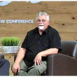 ロバート・エンヤート牧師（フレッド・ウィリアムズ氏のフェイスブックから）