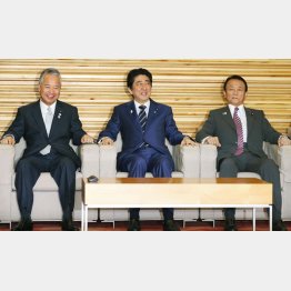 世論は変わらない自民党、「３A」支配にうんざり！（左から甘利、安倍、麻生3氏）／（Ｃ）共同通信社