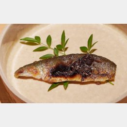 合う酒＝日本酒（Ｃ）日刊ゲンダイ