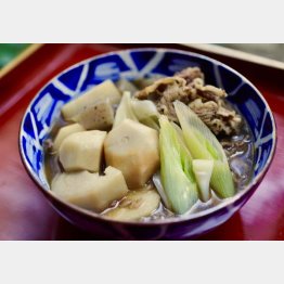 正統派の山形風芋煮汁（提供写真）