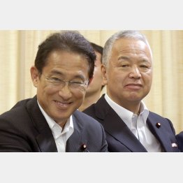 あまりに酷い人事（岸田首相と甘利自民党幹事長）／（Ｃ）日刊ゲンダイ