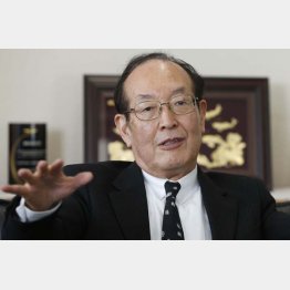 堤清二氏のDNAを受け継ぐ林野会長（Ｃ）日刊ゲンダイ