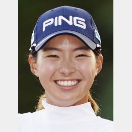 笑顔が絶えない渋野（Ｃ）共同通信社