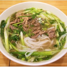 名物のフォー（Ｃ）日刊ゲンダイ