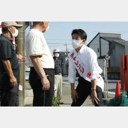 微妙な低姿勢が気になる埼玉10区の山口晋候補（Ｃ）日刊ゲンダイ