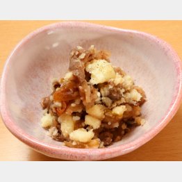 合う酒＝赤ワイン（Ｃ）日刊ゲンダイ