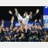 前年最下位からの優勝は2015年に続いて史上6度目（6年ぶり8度目の優勝を決め、胴上げされるヤクルト・高津監督）／（Ｃ）共同通信社