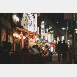 飲食店の客足は戻りつつあるが…（Ｃ）日刊ゲンダイ