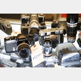 デジタル時代にあえて、若い世代を中心にフィルムを愛用する人たちが（Ｃ）日刊ゲンダイ