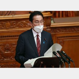 ハトの顔に騙されてはいけない（所信表明演説をする岸田首相＝7日）／（Ｃ）日刊ゲンダイ