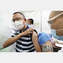 どちらを選ぶ？（代表撮影）