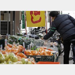 物価ばかり上がって…（Ｃ）日刊ゲンダイ