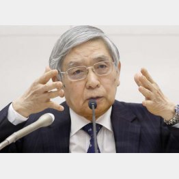 このままいくと黒田日銀は世界的な金融緩和の流れから取り残される（Ｃ）共同通信社
