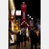 通天閣もすっかり赤点灯…（大阪・新世界周辺、27日）／（Ｃ）日刊ゲンダイ