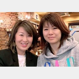 小笹寿里さん（左）と松本めぐみさん（提供写真）