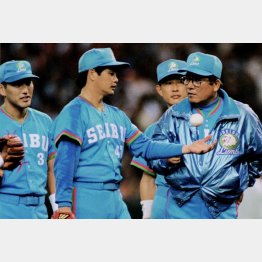 右から森監督、辻、工藤、清原（Ｃ）共同通信社