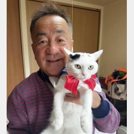 6匹のうちの1匹、小丸ちゃんと（提供写真）