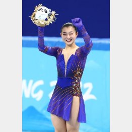 銅メダルに笑顔の坂本花織（Ｃ）ＪＭＰＡ