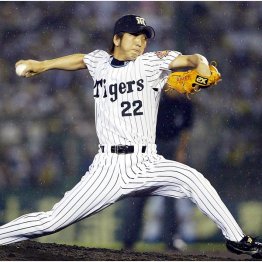 改造後の2005年の投球フォーム（藤川球児）／（Ｃ）日刊ゲンダイ