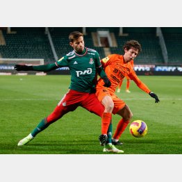 著名人としては初のプーチン批判（ロシア代表FWフョードル・スモロフ選手＝左）　（Ｃ）ロイター／TASS