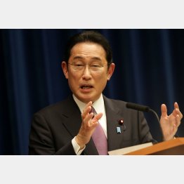 21日に「重点措置」も解除できるか分からない（記者会見する岸田首相＝3日）（Ｃ）ＪＭＰＡ