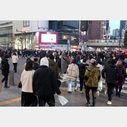 来月4月、東京のオミクロン亜種「7割」の試算も（東京・渋谷）／（Ｃ）日刊ゲンダイ