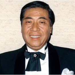 ハナ肇さん（Ｃ）共同通信社