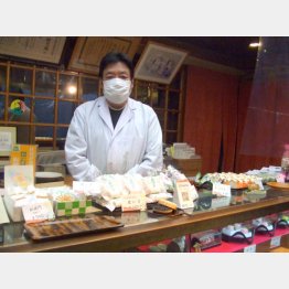 2代目店主の石井さん（Ｃ）日刊ゲンダイ