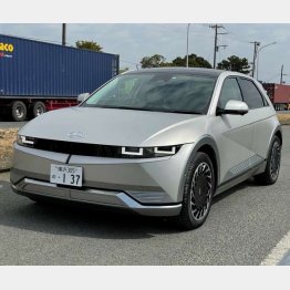 サイドのプレスラインはコンピューターグラフィックのよう（写真）小沢コージ