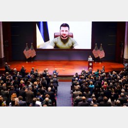 米議会はスタンディングオベーション（Ｃ）ロイター