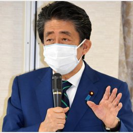 「ウラジーミル、君と僕は同じ未来」はどこへ（24日、派閥会合で冒頭意見を語る安倍元首相）／（Ｃ）日刊ゲンダイ