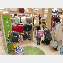 ランドセルはいまが買い時（Ｃ）共同通信社